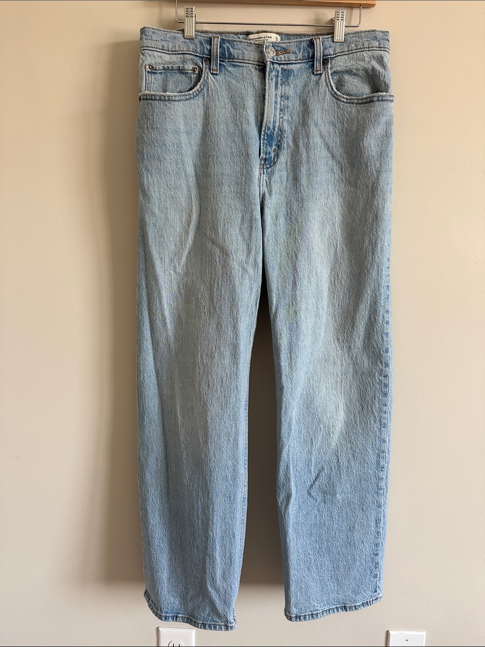 Abercrombie & Fitch 90s Relaxed Jean High Rise